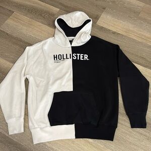🆕 w tags Hollister Men’s Adult Medium Hoodie in black/white